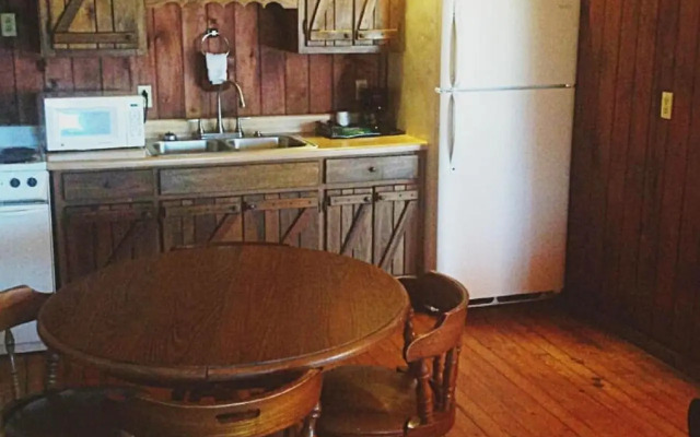 The Smokehouse Lodge and Cabins