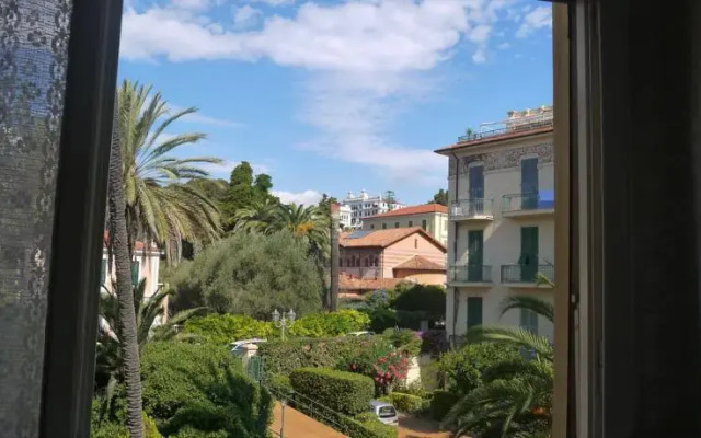 Casa Grandis Nel Centro di Bordighera