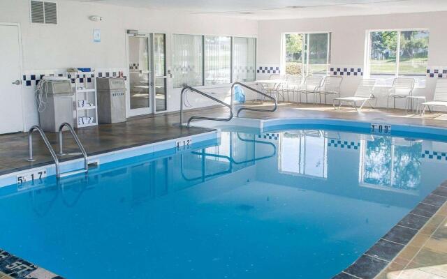 Sleep Inn & Suites Port Clinton