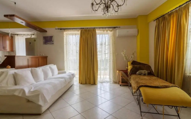 Sakis Luxury House