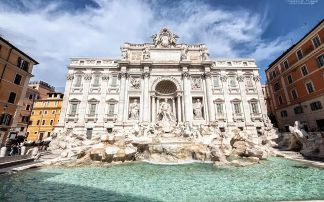 Magenta Luxury Crociferi 3