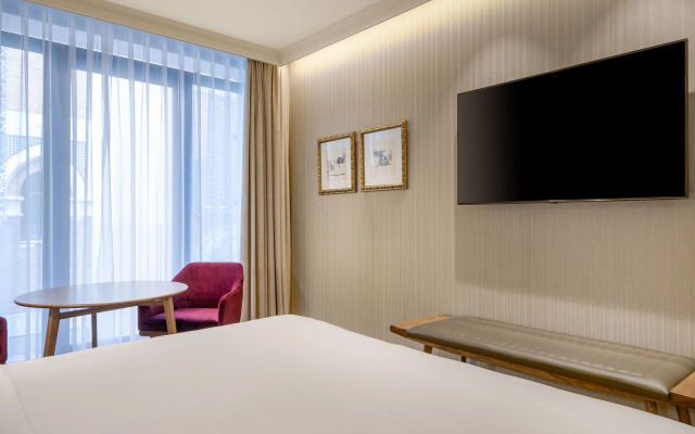 Querencia de Sevilla Autograph Collection