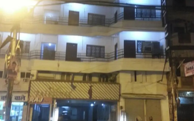 Raj Hotel