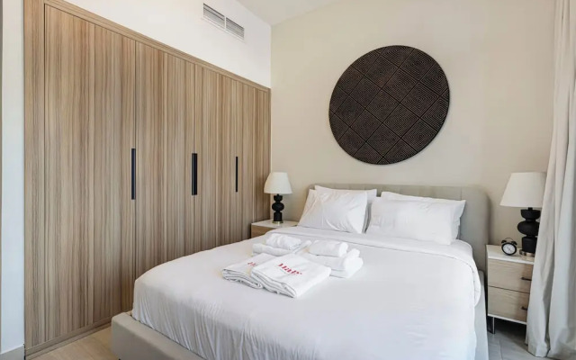 Relaxing & Bright 1BR in JVC