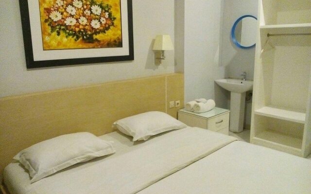 Fastrooms Bekasi Hotel