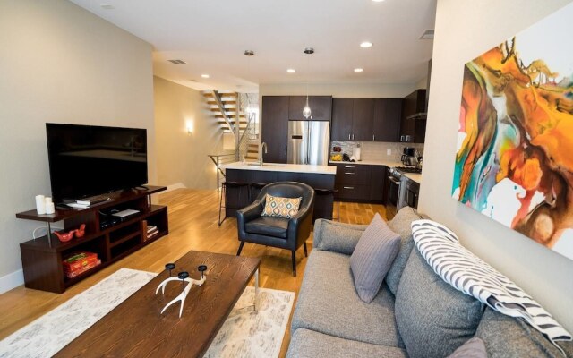 Classic City Condo Views From Golden Triangle