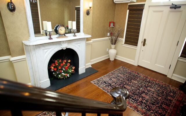 Guesthouse at Norwalk Inn