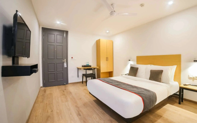 OYO Townhouse 18557 Sector Twenty Seven