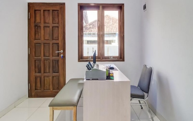 Bina Syariah Guest House – Guest Rooms – Cirebon