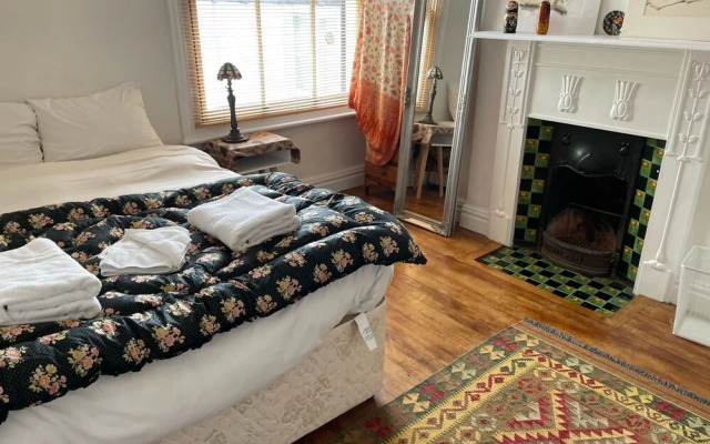Townhouse Full of Character in Vibrant Seven Dials