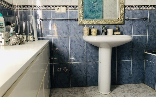 Charming 3-bed House in Guaro, Málaga