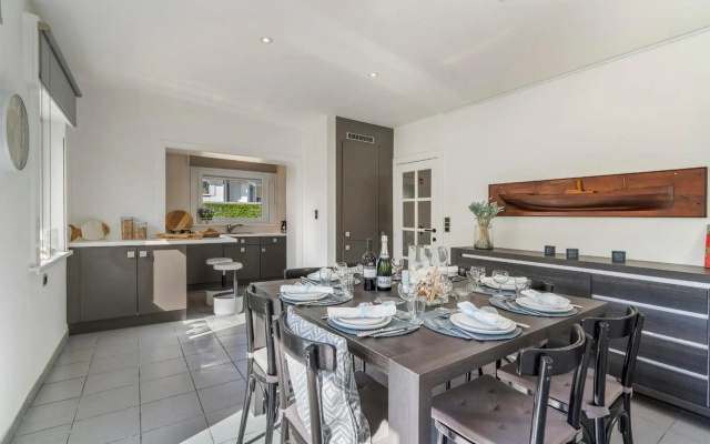 Villa Gamoni - spacious holiday home with garden