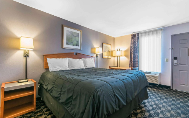 Studio 6 Suites Louisville, KY – Airport/Expo Center