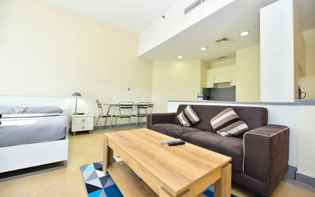 Alia -Bright furnished studio near metro