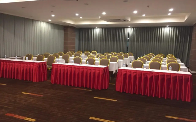 May Flower Grand Hotel Korat