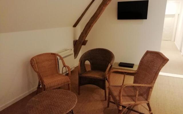 Gîte Ainay-le-Vieil, 5 pièces, 8 personnes - FR-1-586-15