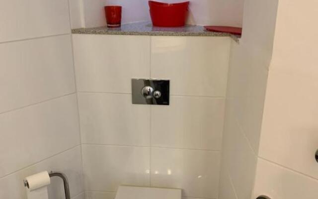 AwayDays - 802 - Incredible 1-Bed Apartment with Magical Views