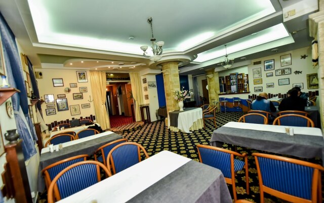 Mesogios Hotel