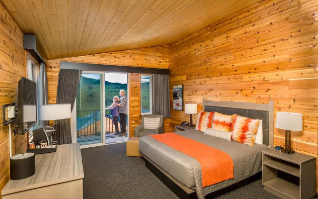 Denali Bluffs Hotel