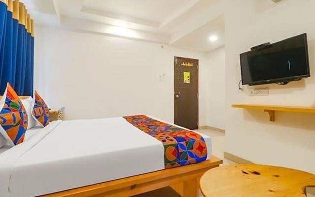 Fabhotel Green Leaf