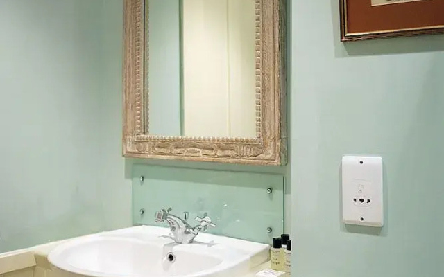 Elizabeth -Tiger Inn