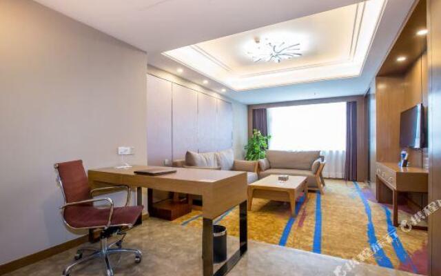 Guangchang Siji Hotel (Shenzhen Gongming Square Metro Station)