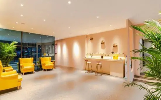 Lingju B & B Hotel