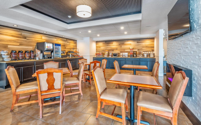Comfort Inn & Suites Thousand Islands Harbour District