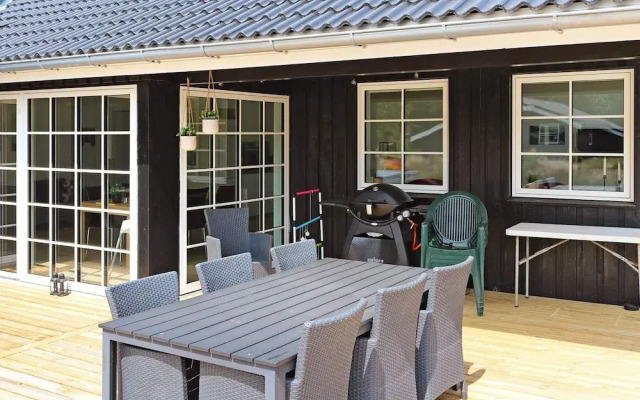 8 Person Holiday Home in Hadsund