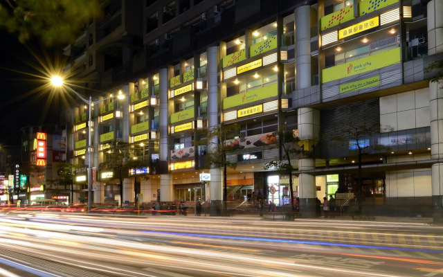 Park City Inn & Hostel - Yonghe Taipei