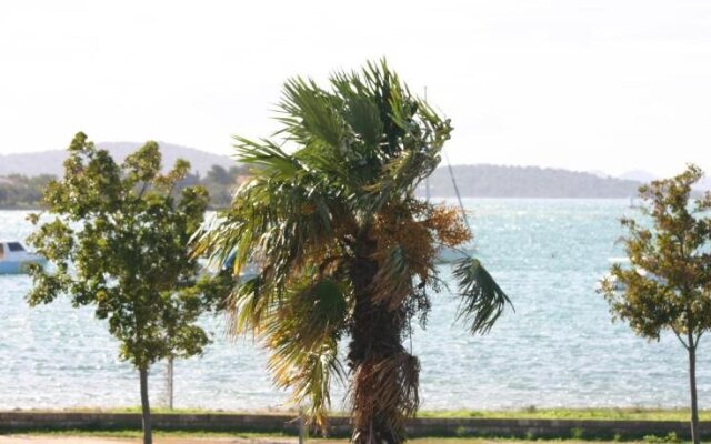 Apartments Ana Sukosan