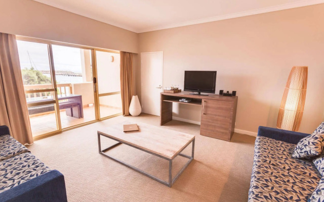 The Marina Hotel - Mindarie