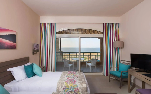 Byoum Lakeside Hotel