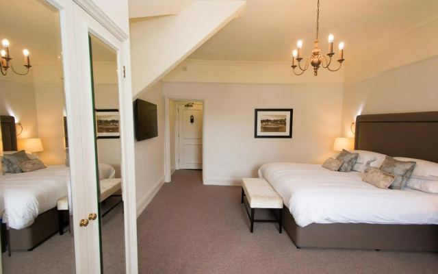 Macdonald Old England Hotel & Spa