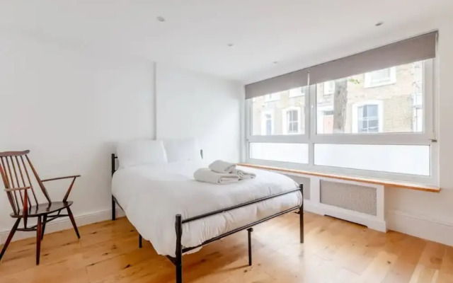 Spacious 1 Bedroom Apartment in Vibrant Angel