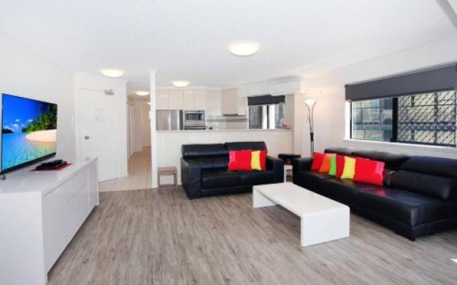 Unit 4 The Rocks 1746 David Low Way Coolum Beach 500 Bond – Guest Rooms – Coolum Beach