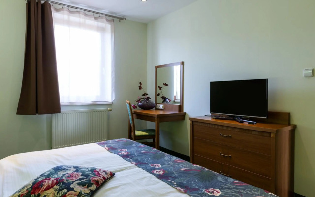 Max Inn Hotel