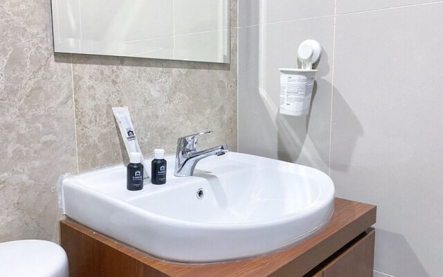 Relaxing And Homey Studio Transpark Cibubur Apartment