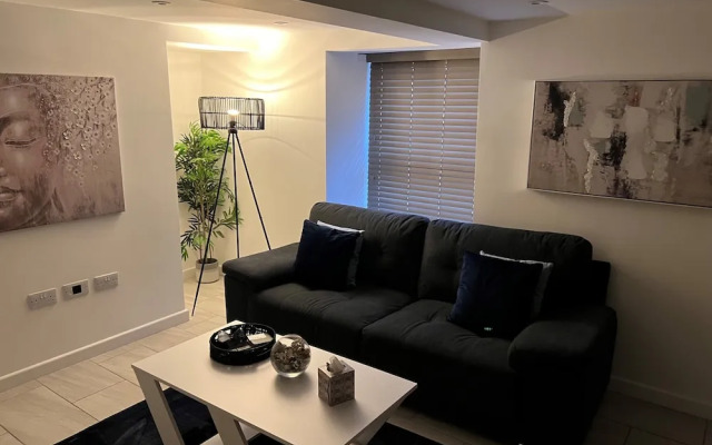 Stunning 1 Bedroom Apartment in Bicester Town