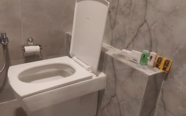 Hotel Avadh Palace