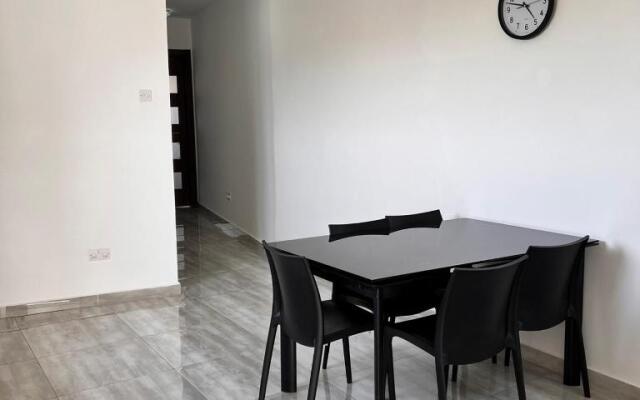 F6-1 Room 1 double bed shared bathroom in shared Flat