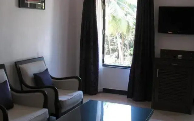 Silver Sands Hide Away