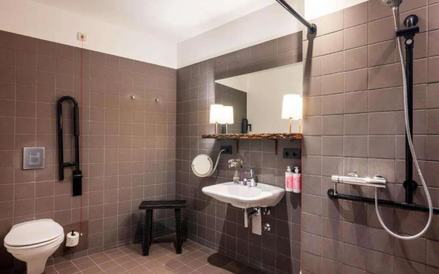 Numa Berlin Weinmeister