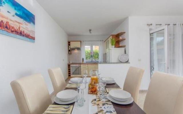 Silver Holiday House