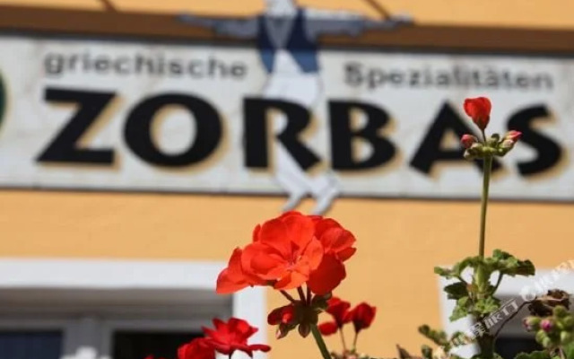 Hotel - Restaurant ZORBAS