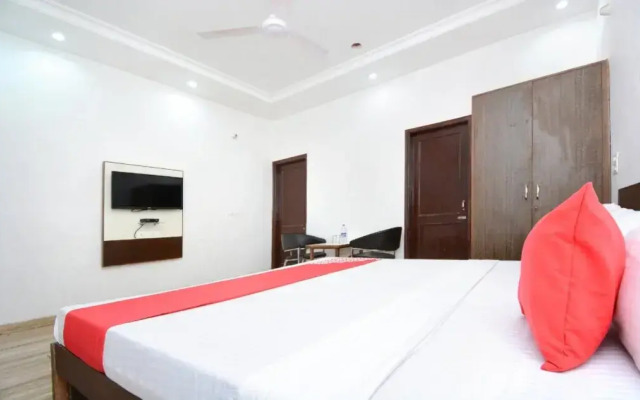 Hotel Mm Crown By OYO Rooms
