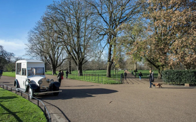 Bathurst Mews III by Onefinestay