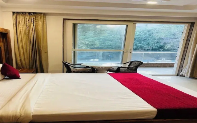 Haris Court Hotels & Banquets DLF Phase3