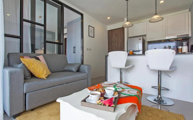 Palmyrah Surin Apartments by Beringela