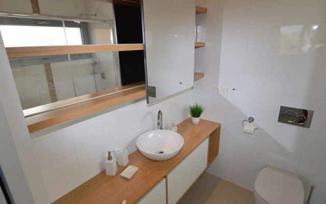 Villa With Garden & Roof Deck